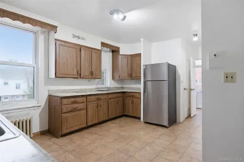 128 Parkway N Yonkers NY 10704