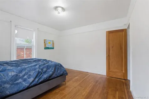 128 Parkway N Yonkers NY 10704