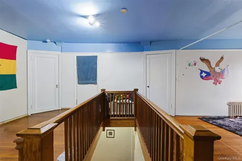 128 Parkway N Yonkers NY 10704