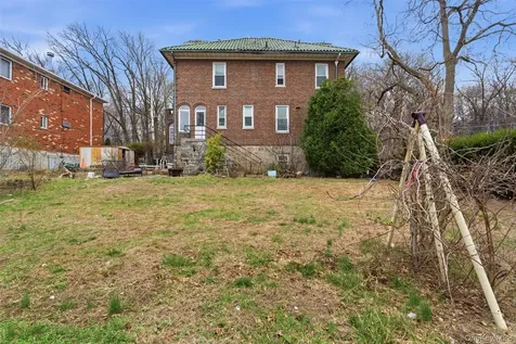 128 Parkway N Yonkers NY 10704