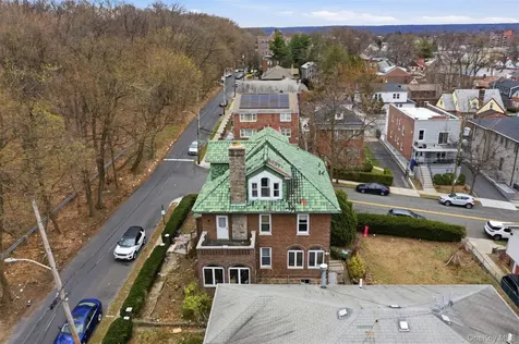 128 Parkway N Yonkers NY 10704