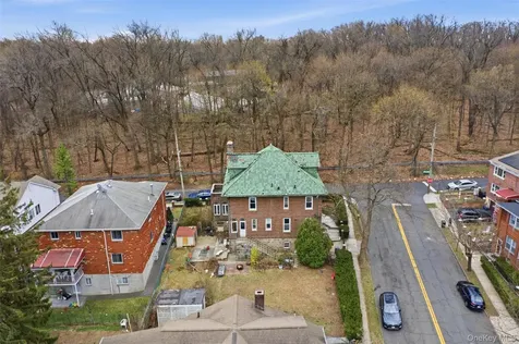 128 Parkway N Yonkers NY 10704