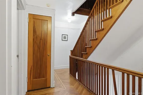 128 Parkway N Yonkers NY 10704