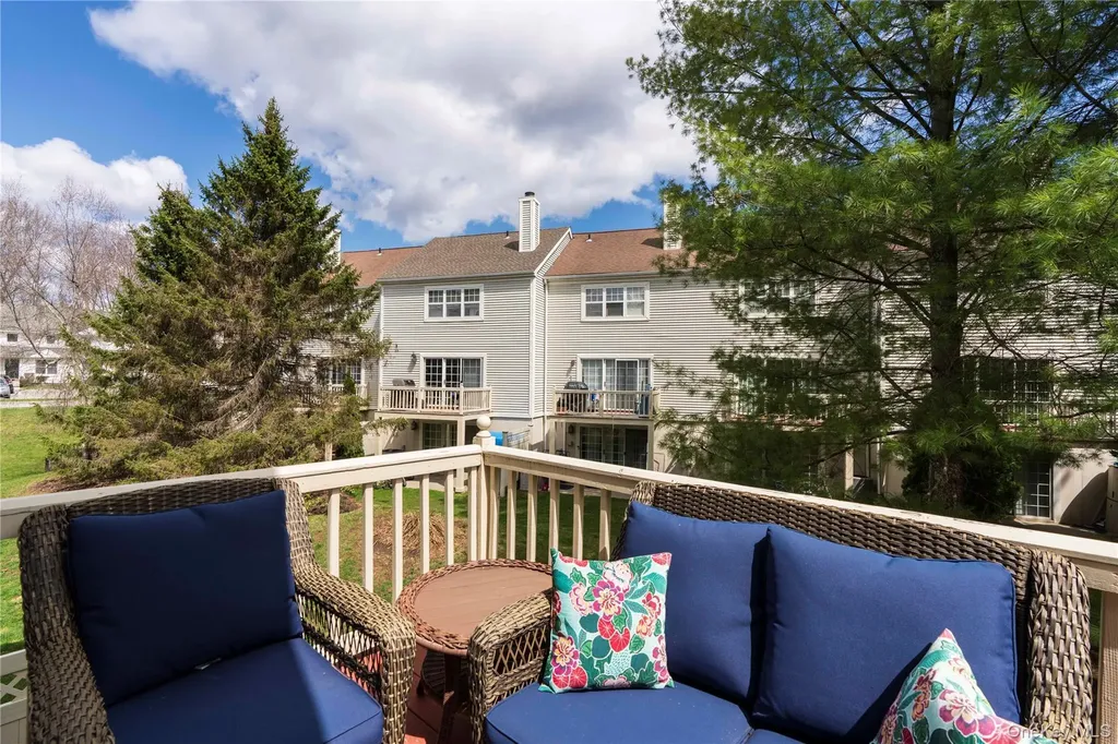 215 Cornwall Meadows Lane Patterson NY 12563