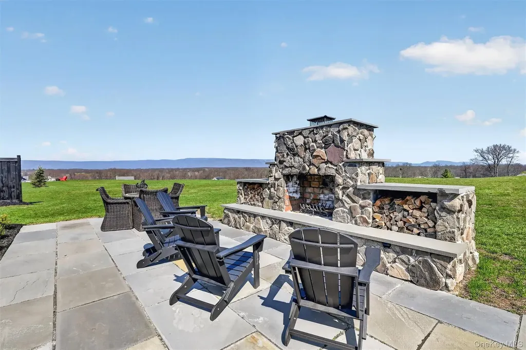 124 Mulford Drive Wallkill NY 12589