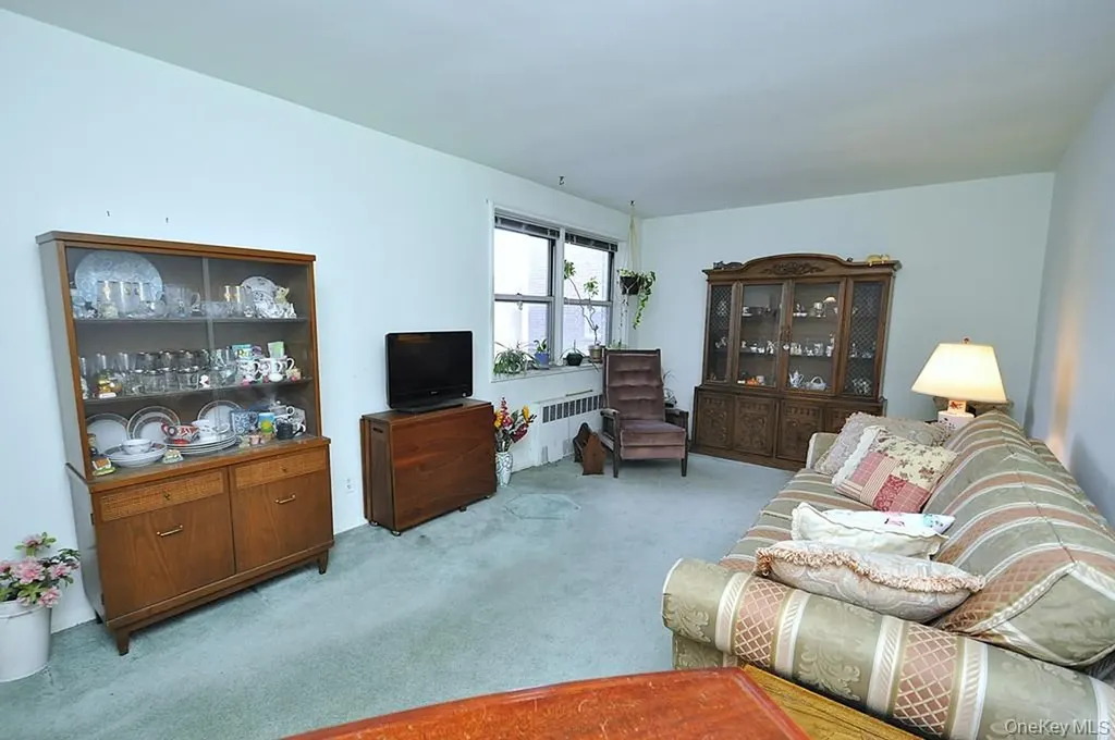 682 Tuckahoe Road Yonkers NY 10710