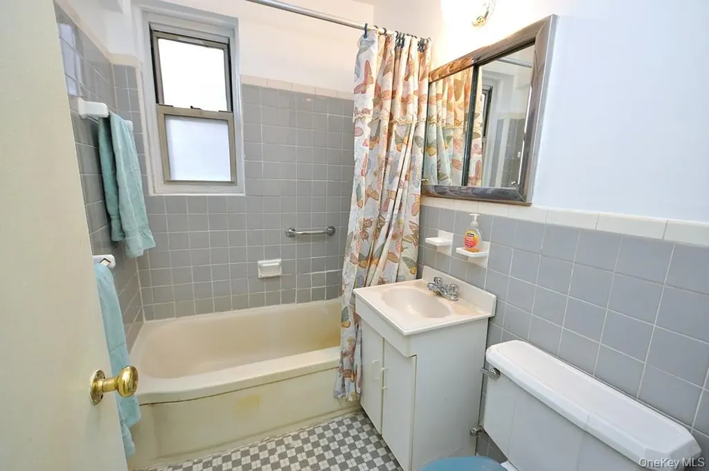 682 Tuckahoe Road Yonkers NY 10710