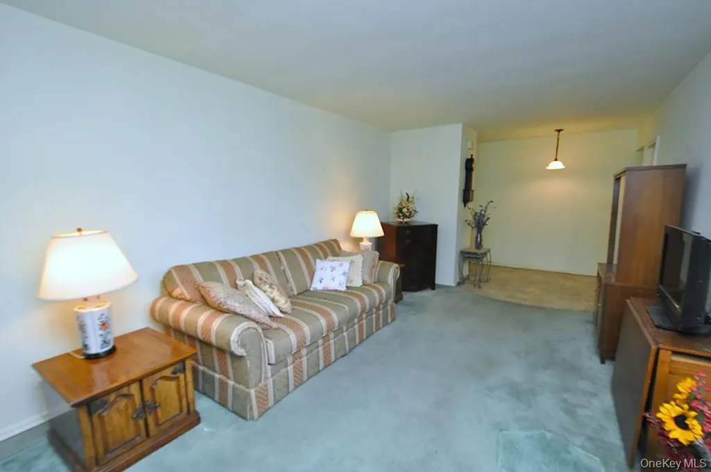 682 Tuckahoe Road Yonkers NY 10710