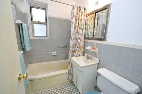 682 Tuckahoe Road Yonkers NY 10710
