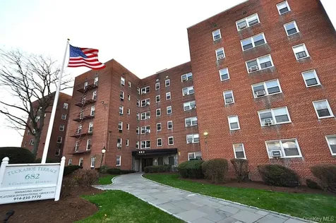 682 Tuckahoe Road Yonkers NY 10710