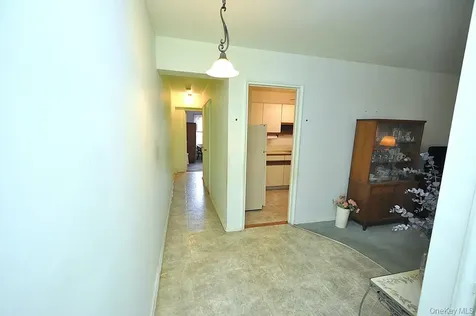 682 Tuckahoe Road Yonkers NY 10710
