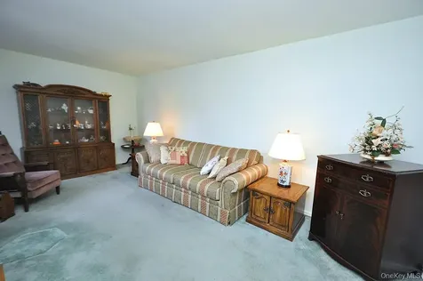 682 Tuckahoe Road Yonkers NY 10710