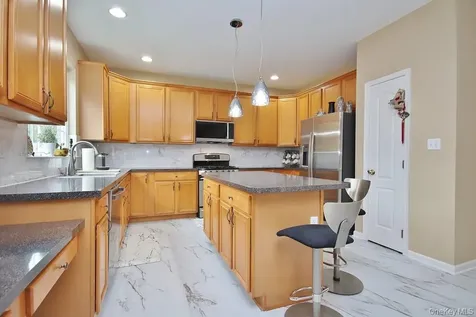 216 Roosevelt Drive Fishkill NY 12524