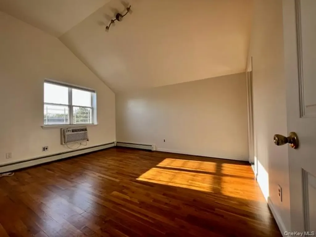 1305 Balcom Avenue Bronx NY 10461