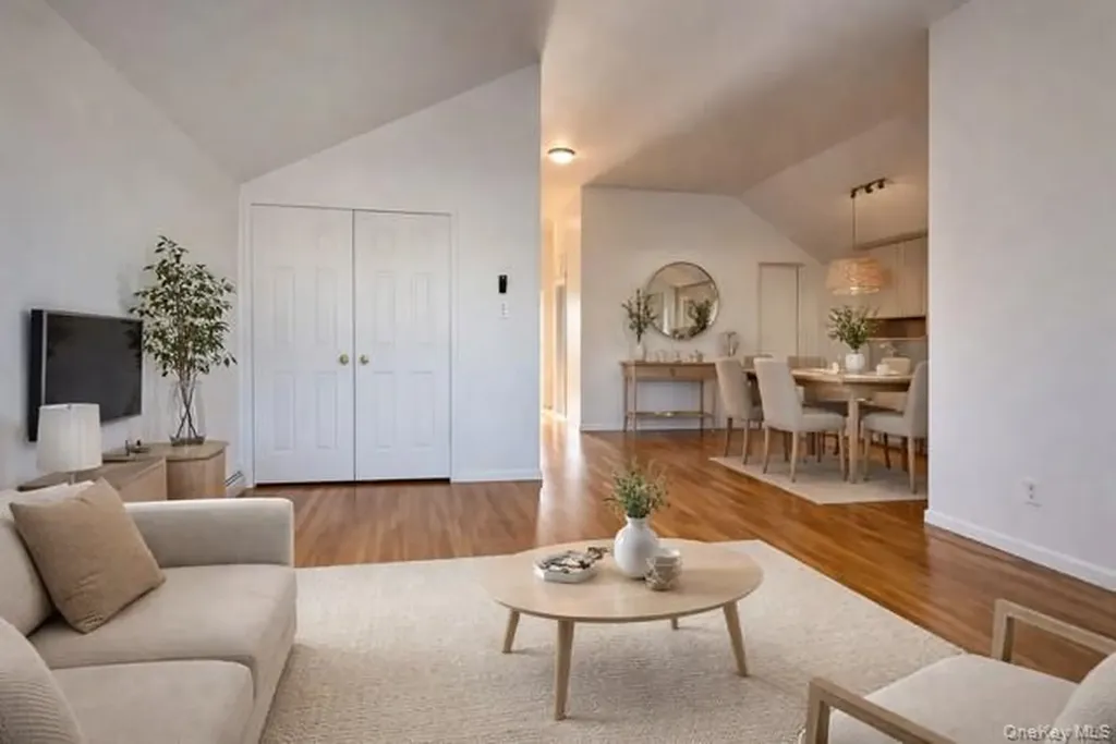 1305 Balcom Avenue Bronx NY 10461