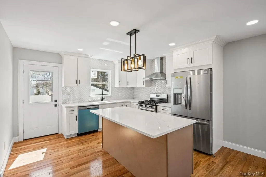 19 Rugby Road Merrick NY 11566