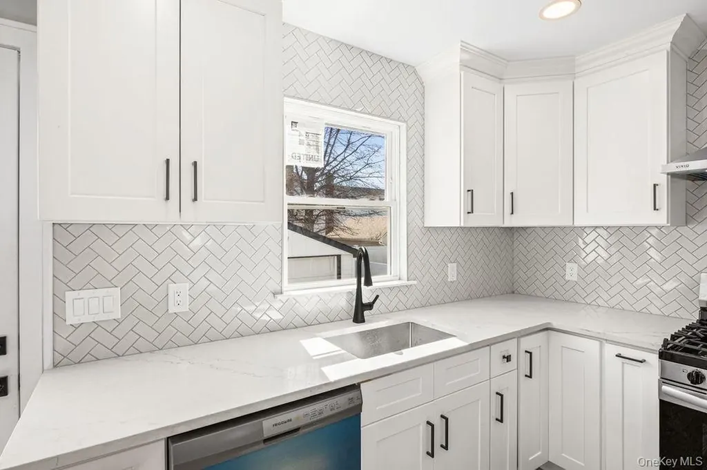 19 Rugby Road Merrick NY 11566