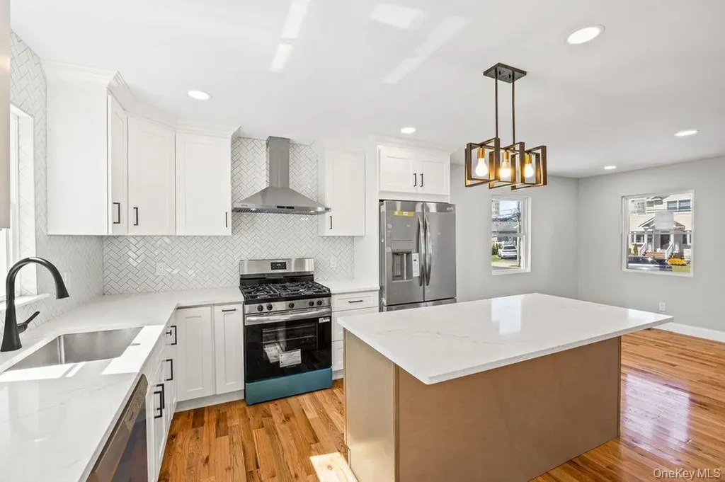 19 Rugby Road Merrick NY 11566