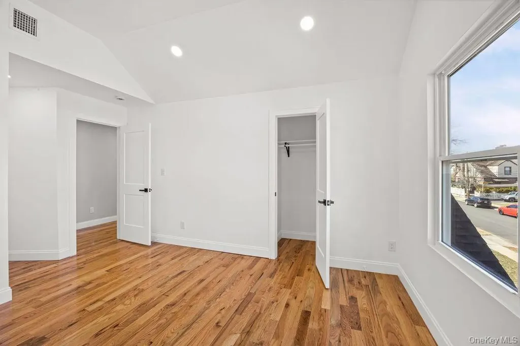 19 Rugby Road Merrick NY 11566