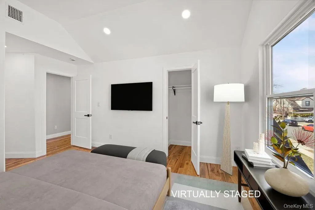 19 Rugby Road Merrick NY 11566