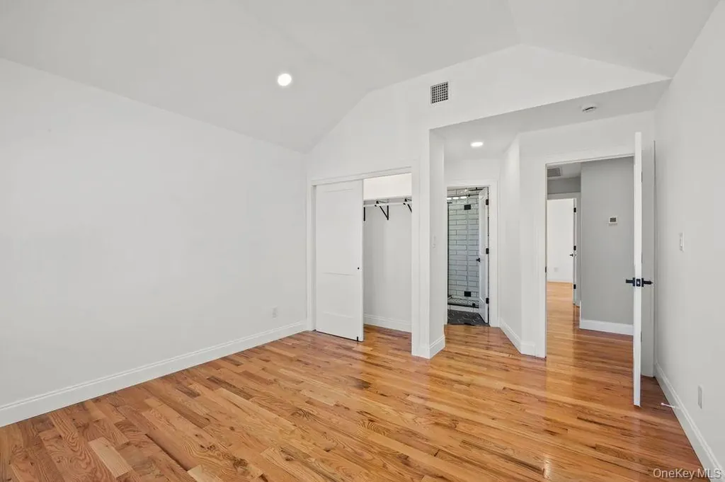 19 Rugby Road Merrick NY 11566