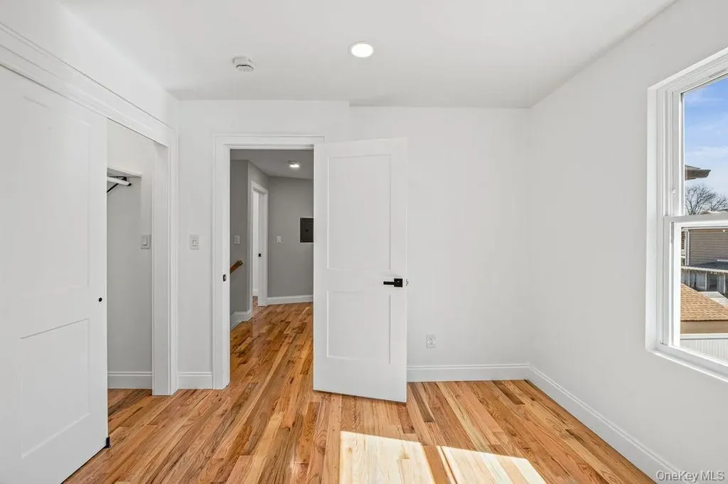 19 Rugby Road Merrick NY 11566