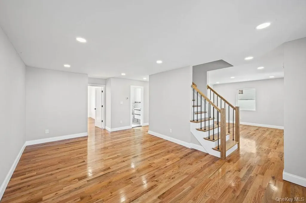 19 Rugby Road Merrick NY 11566