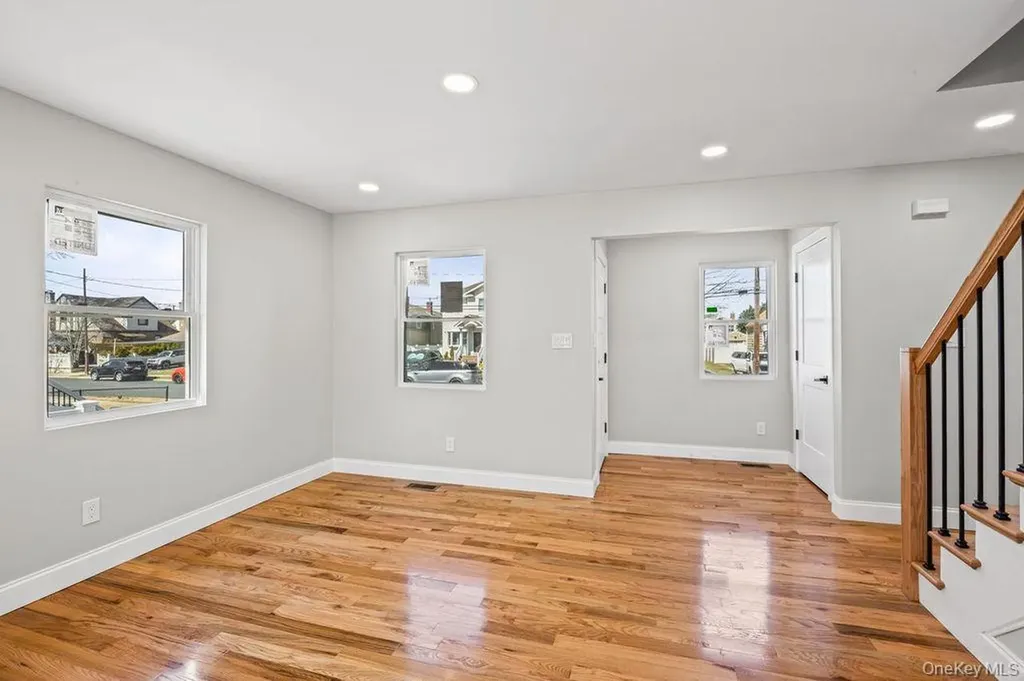 19 Rugby Road Merrick NY 11566