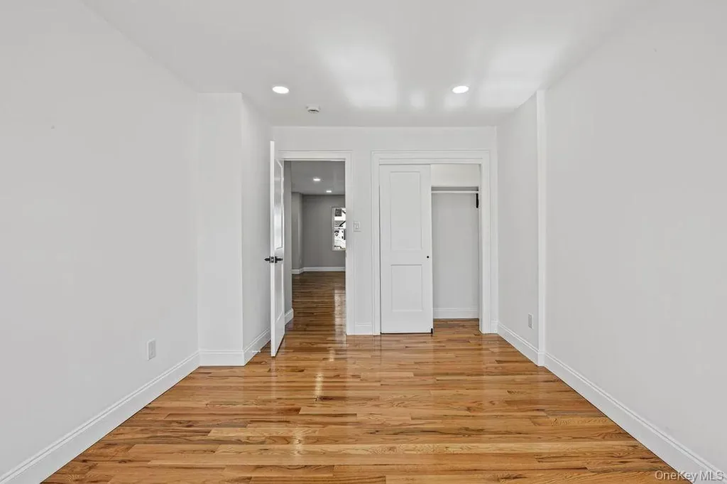 19 Rugby Road Merrick NY 11566