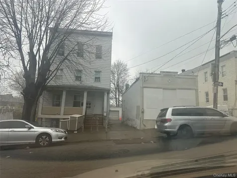 17 Chestnut Street Yonkers NY 10701