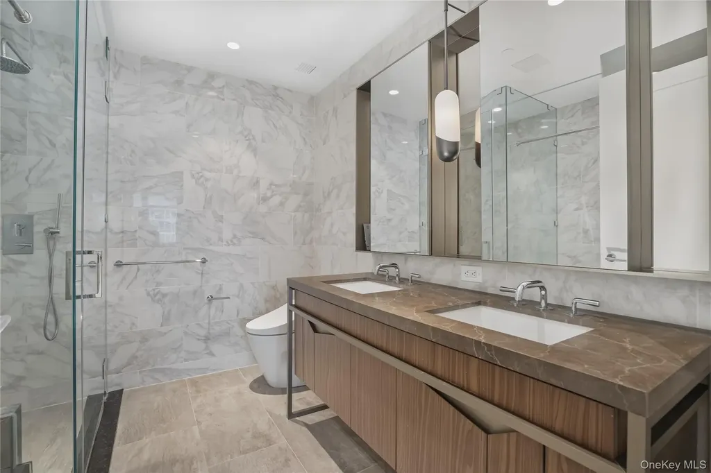 13327 39th Avenue Flushing NY 11354