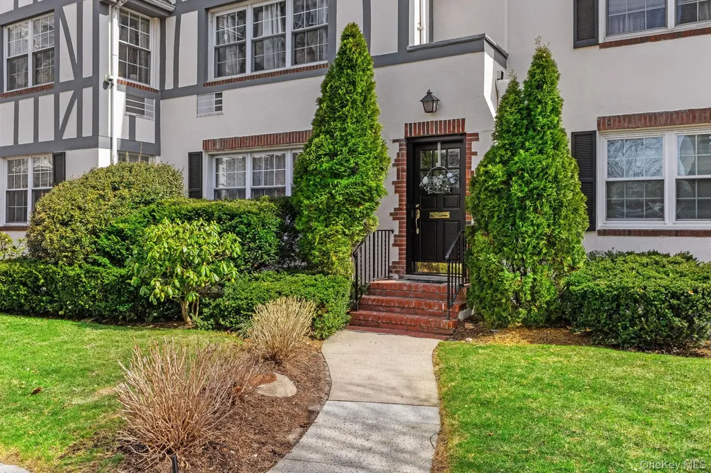 12 Lake Avenue Bronxville NY 10708