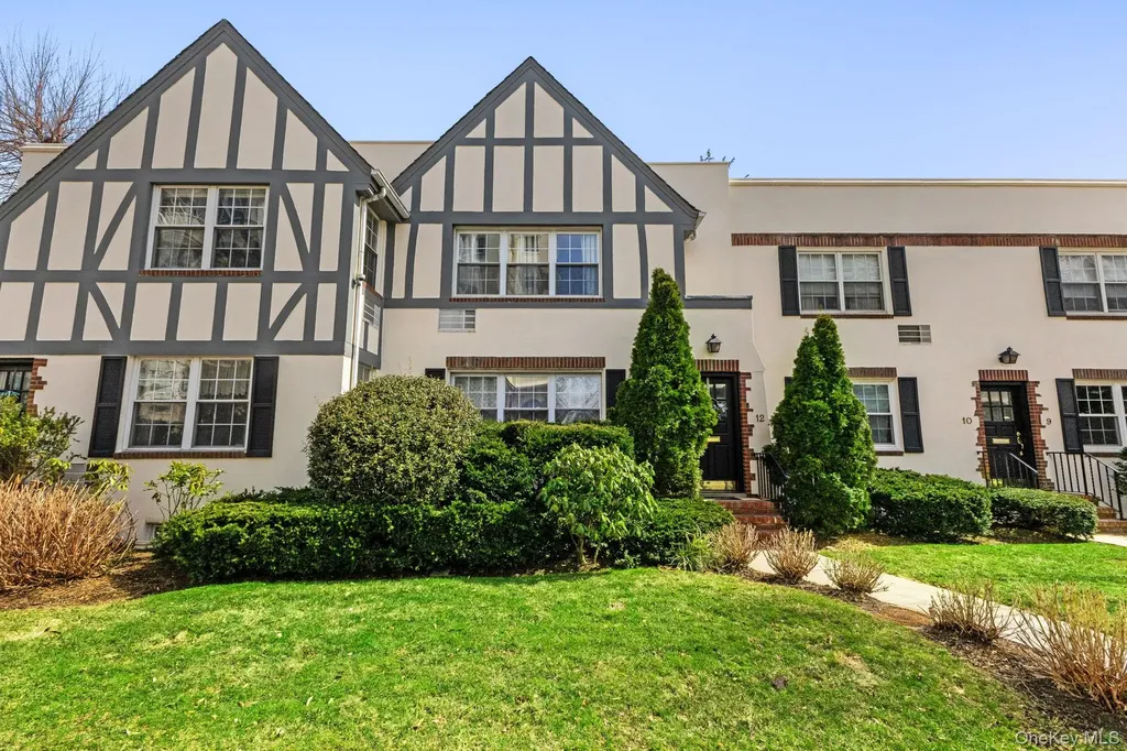 12 Lake Avenue Bronxville NY 10708