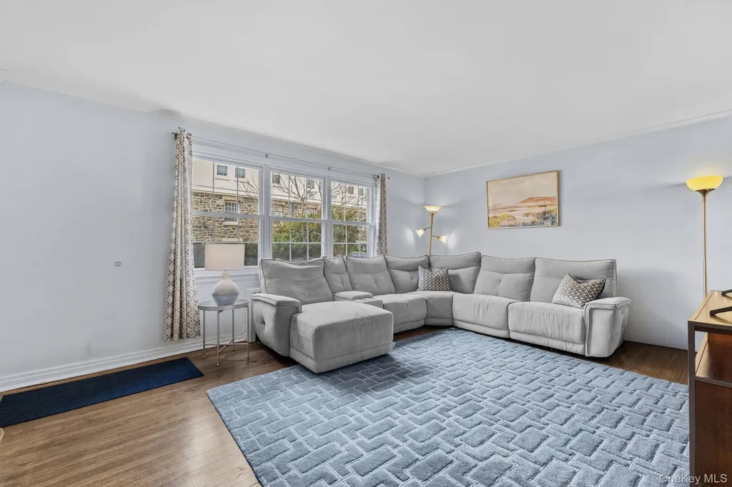 12 Lake Avenue Bronxville NY 10708