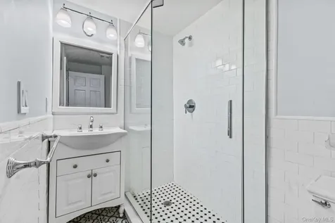 12 Lake Avenue Bronxville NY 10708