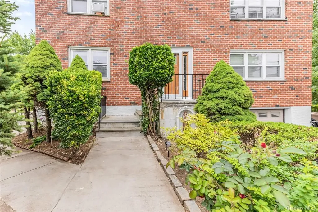 433 Palmer Road Yonkers NY 10701