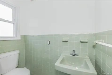 433 Palmer Road Yonkers NY 10701