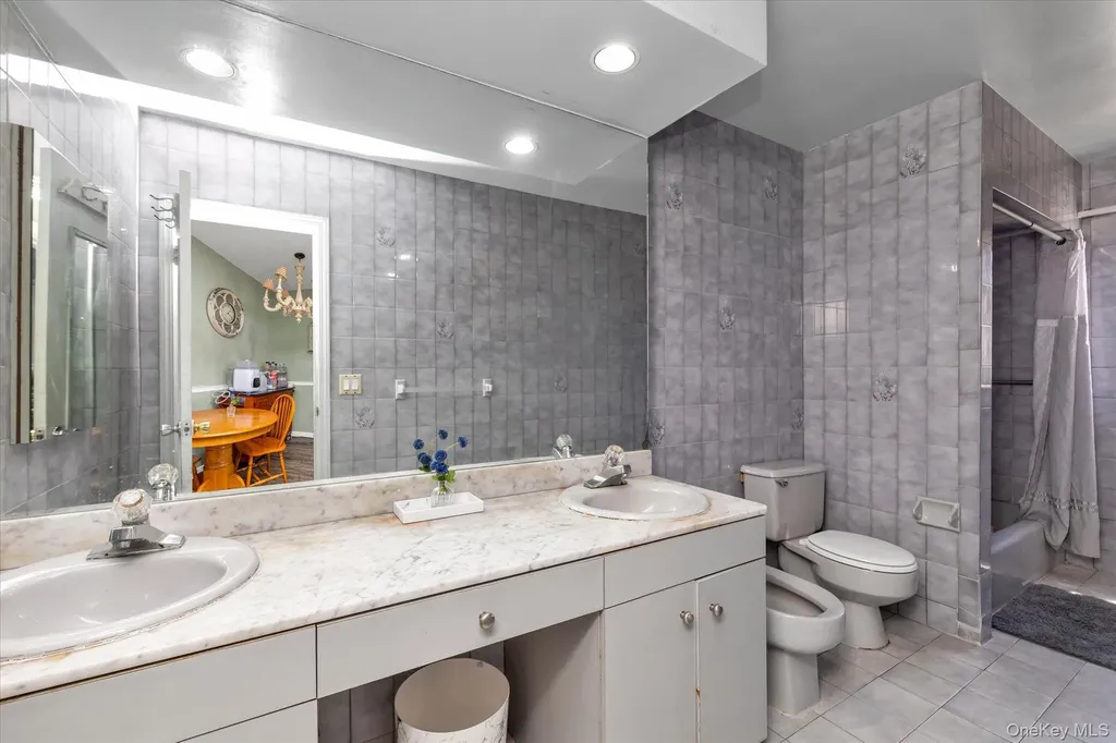 1118 W Broadway Hewlett NY 11557