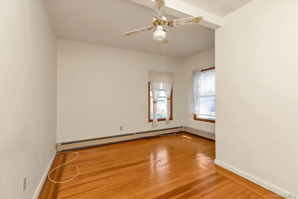 1118 W Broadway Hewlett NY 11557
