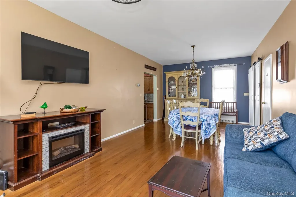 1118 W Broadway Hewlett NY 11557