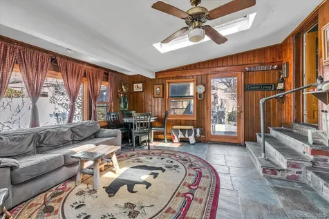 1118 W Broadway Hewlett NY 11557