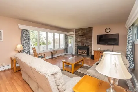 12 Crest Road Danbury CT 06811