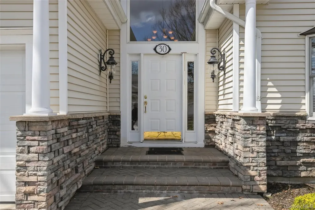 30 Redan Drive Smithtown NY 11787