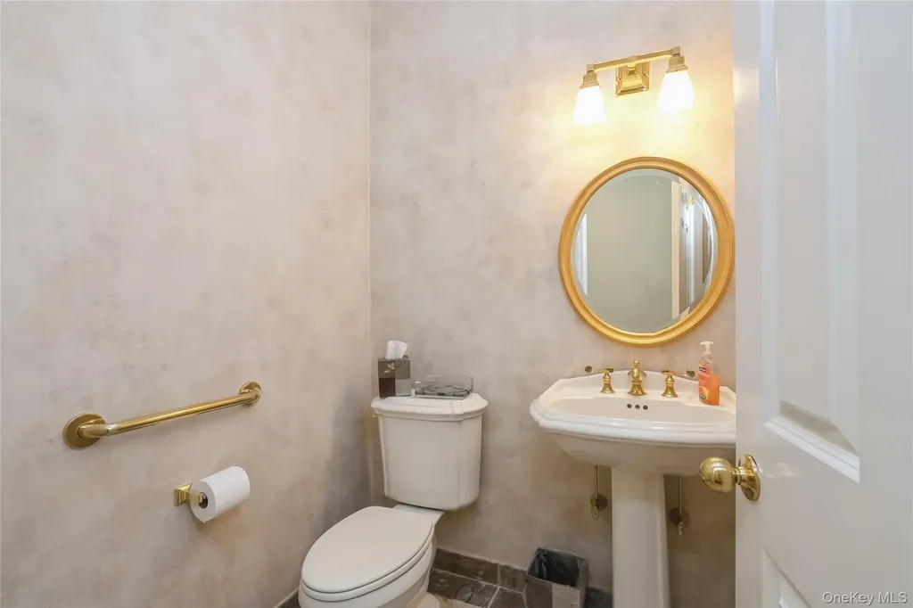30 Redan Drive Smithtown NY 11787