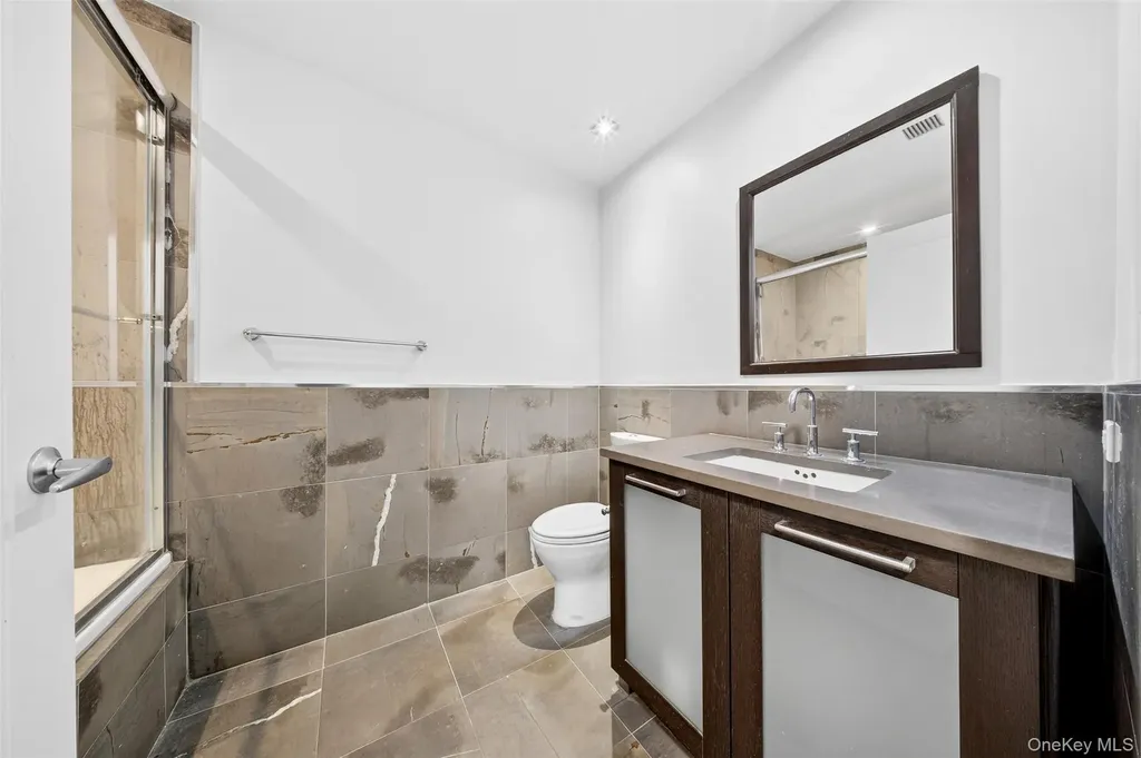 6405 Yellowstone Boulevard Forest Hills NY 11375