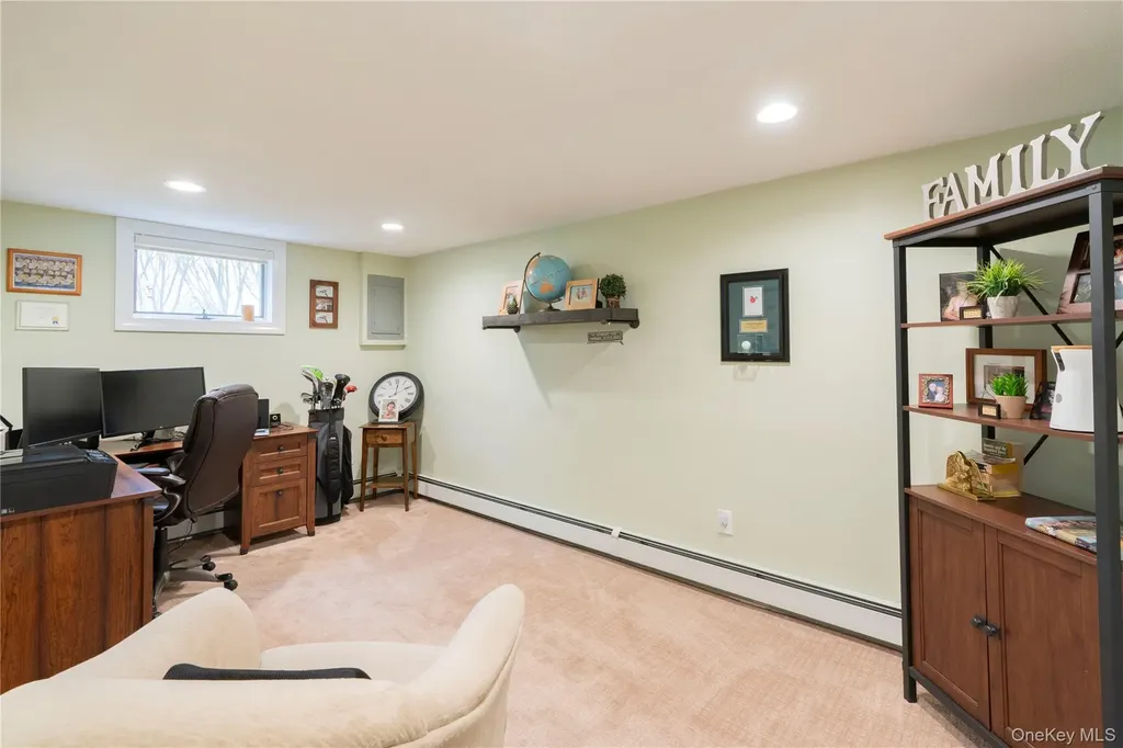 4 Tanglewood Lane Poughkeepsie NY 12603