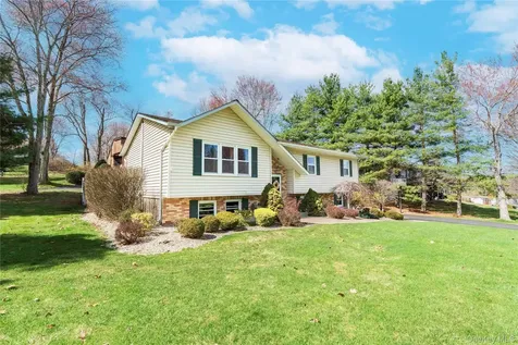 4 Tanglewood Lane Poughkeepsie NY 12603