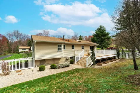 4 Tanglewood Lane Poughkeepsie NY 12603