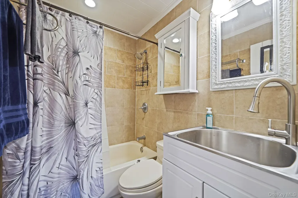 11 Nehring Avenue Babylon NY 11702