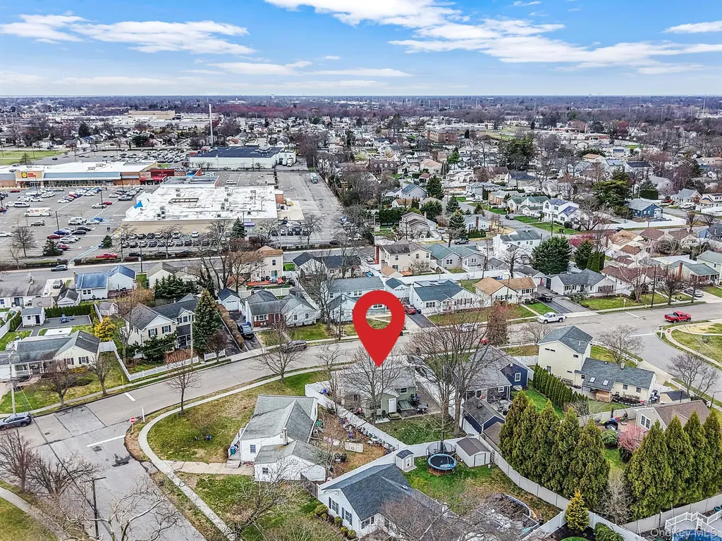 11 Nehring Avenue Babylon NY 11702